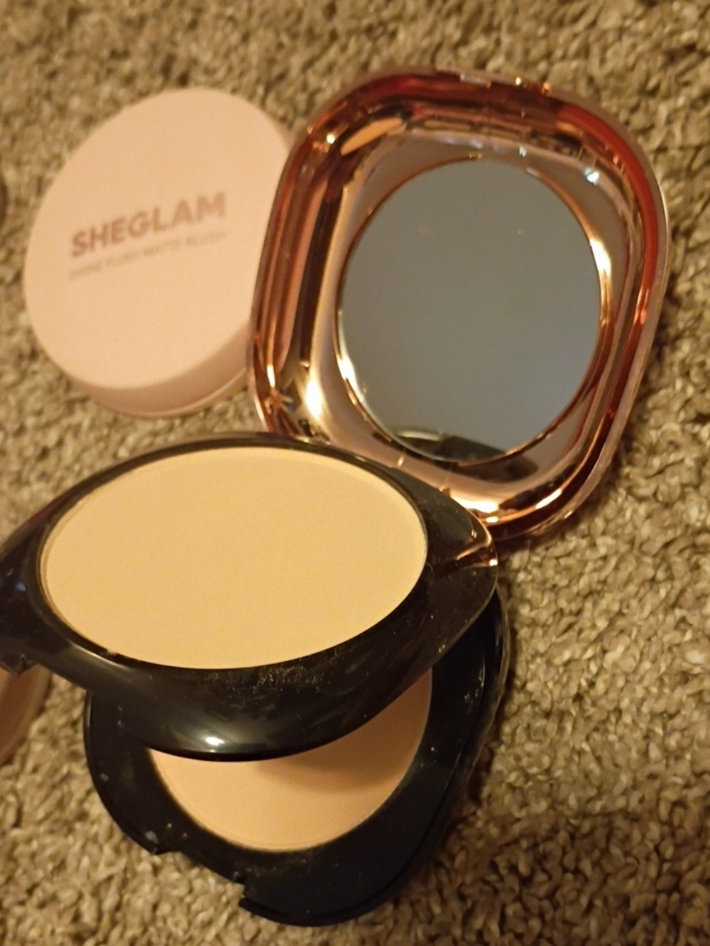 Cosmetics bundle - Picture 5 of 7